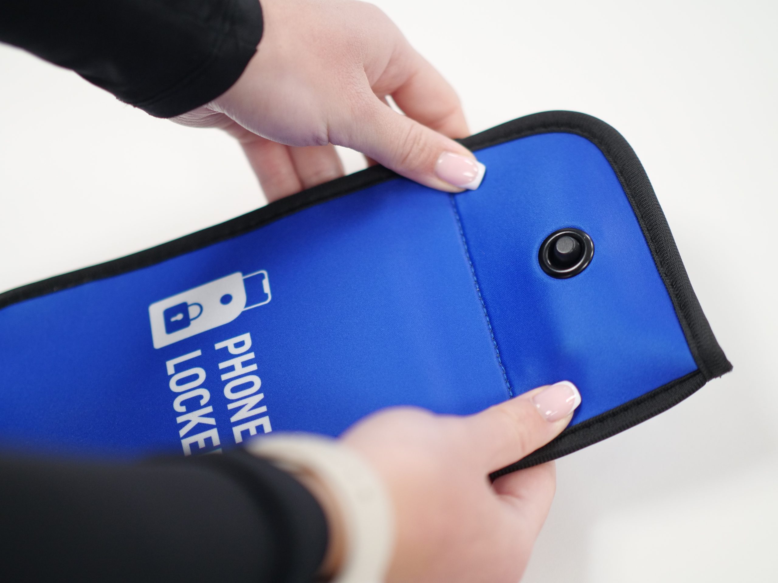 Phone Locker® saját gyártású zárható tok